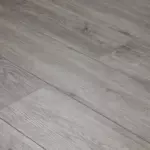J403 Дуб Джеймс