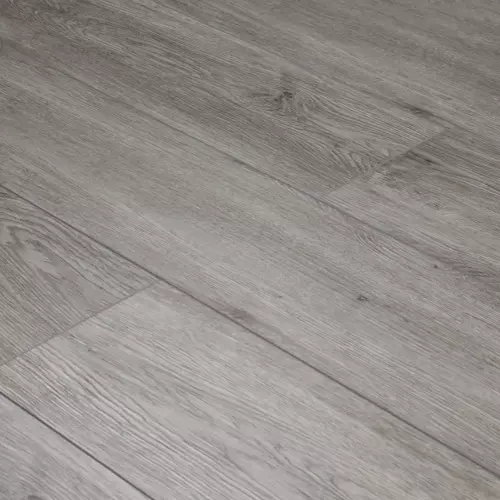 J403 Дуб Джеймс